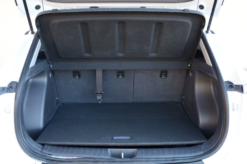 Used 2025 Hyundai Kona SEL image 10