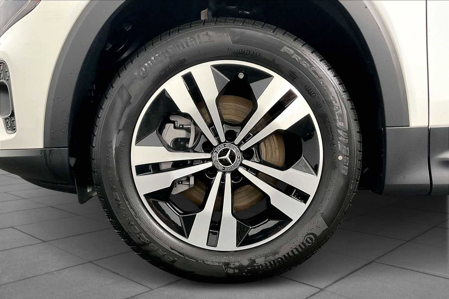 New 2025 Mercedes-Benz GLB 250 4MATIC image 16