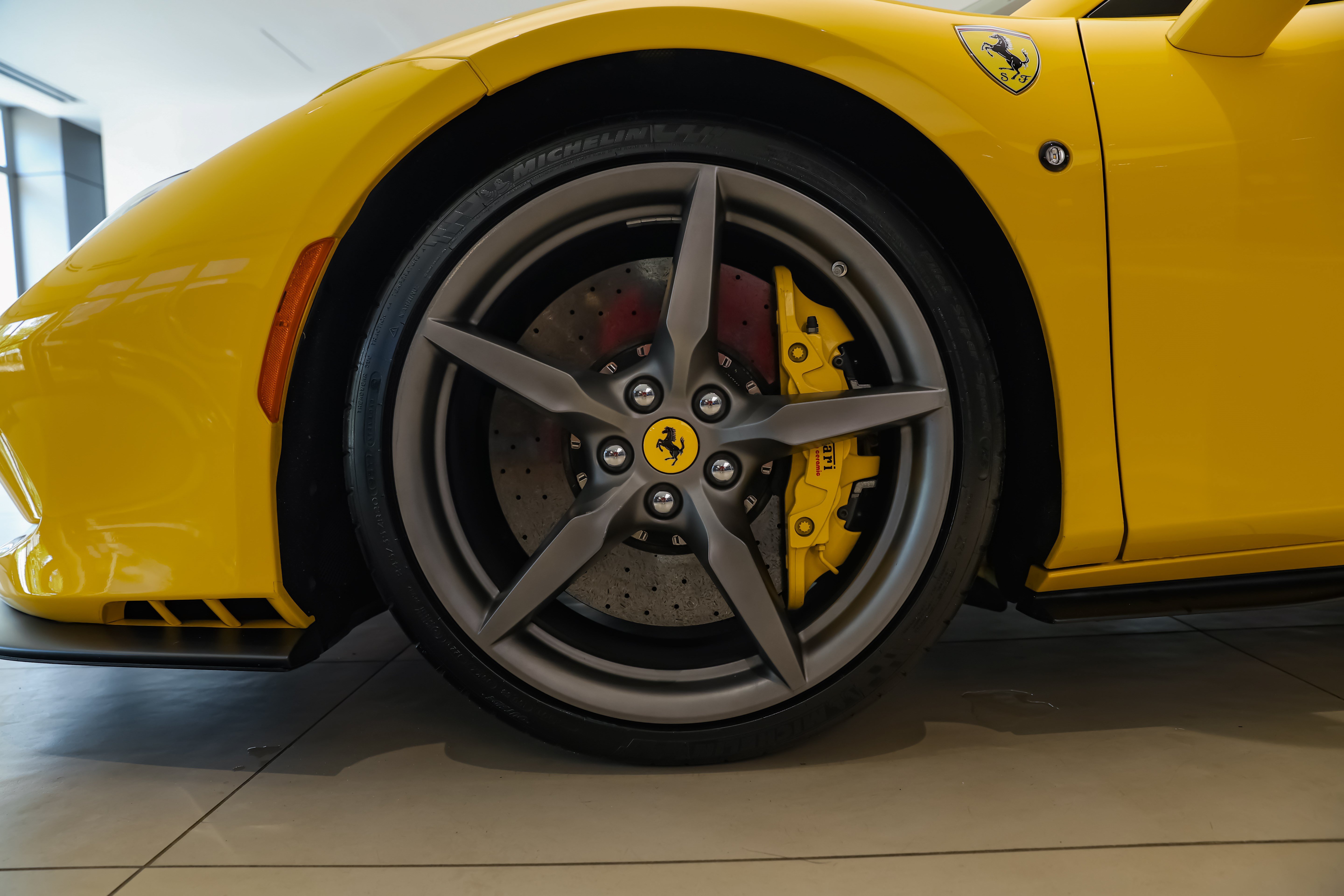 Used 2023 Ferrari F8 Tributo RWD image 35