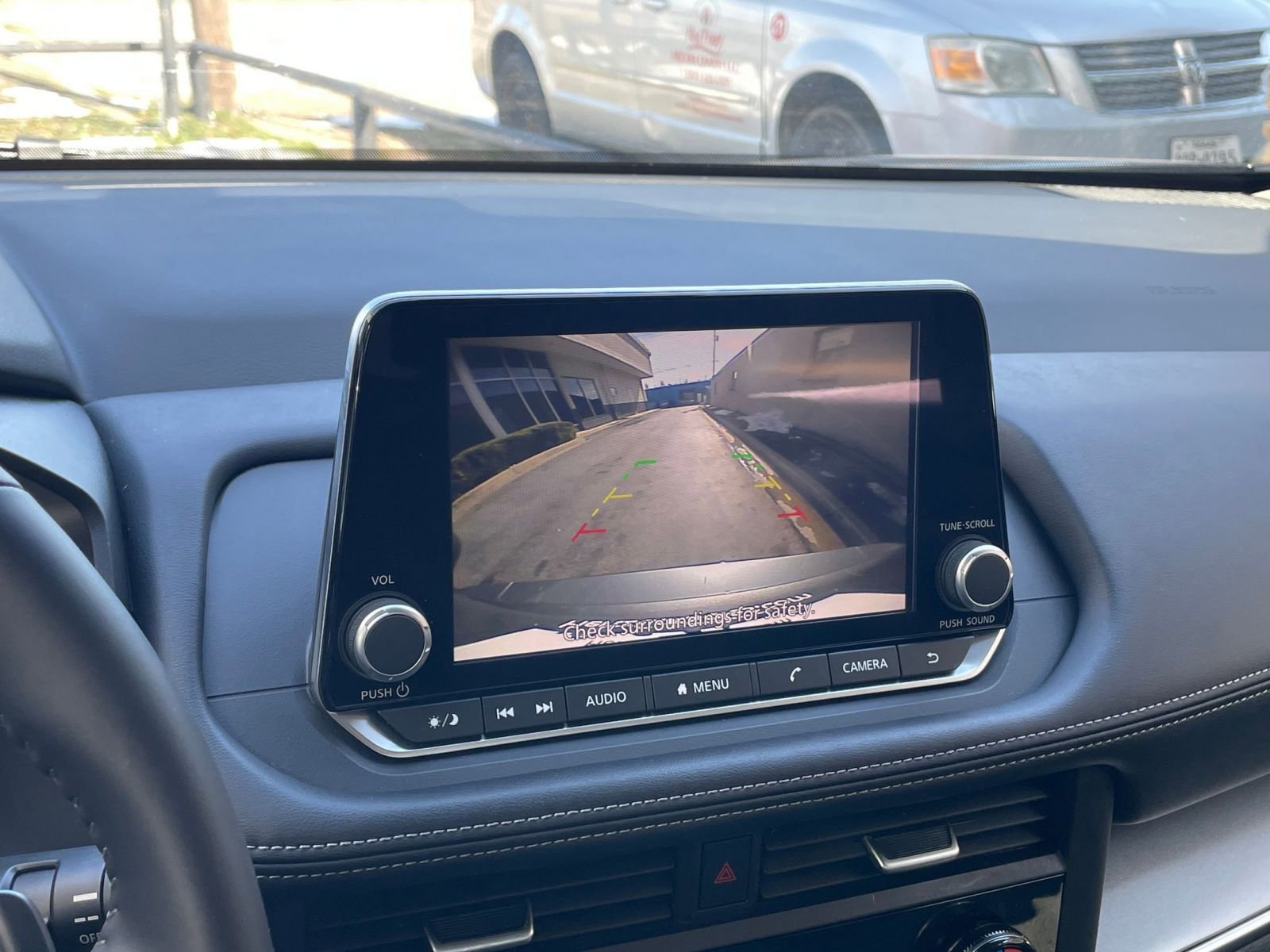 Used 2025 Nissan Rogue SV image 25