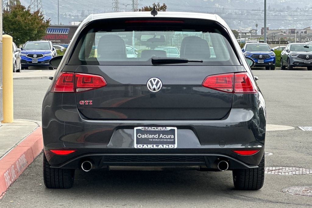 Used 2017 Volkswagen GTI SE FWD image 5