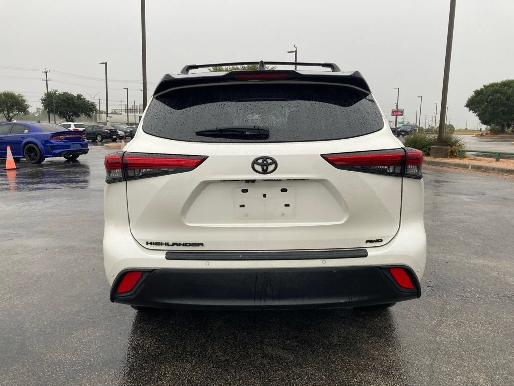 Used 2021 Toyota Highlander Platinum AWD/4WD image 6
