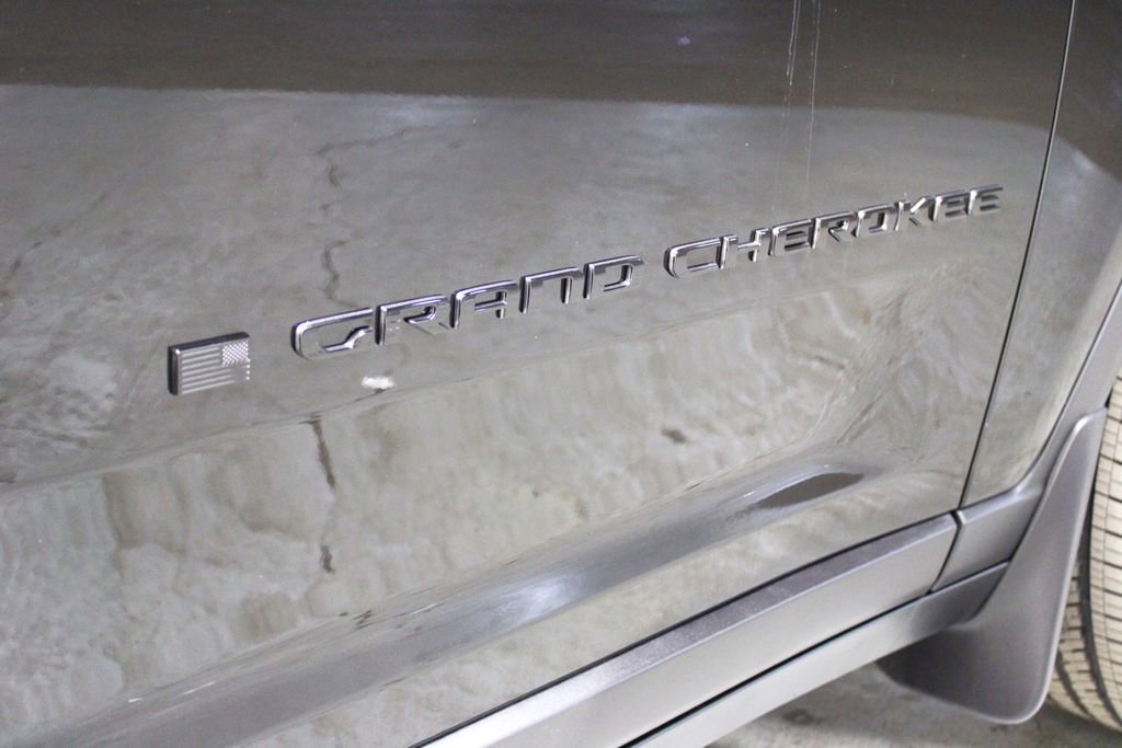 New 2025 Jeep Grand Cherokee Altitude image 35