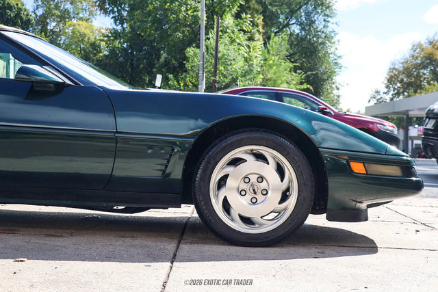 Used 1995 Chevrolet Corvette Convertible RWD image 10
