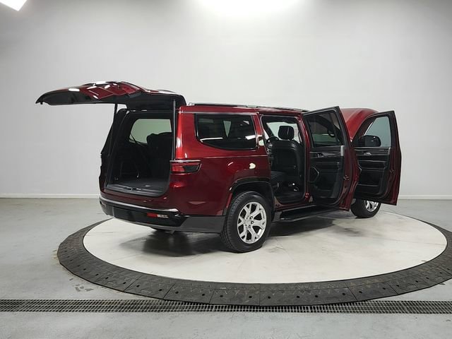 Used 2022 Jeep Wagoneer Series II RWD image 15