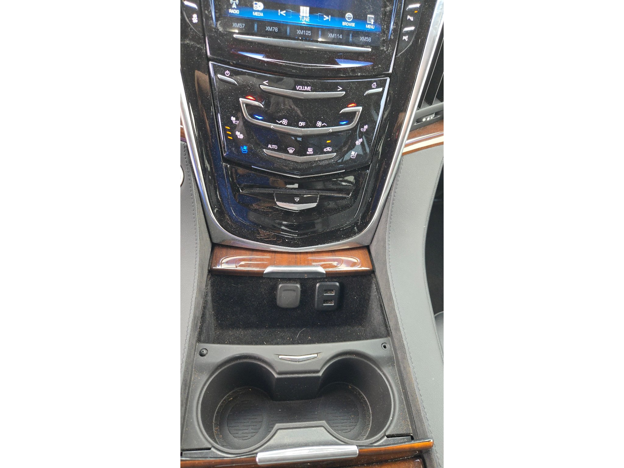 Used 2019 Cadillac Escalade Premium Luxury RWD image 29