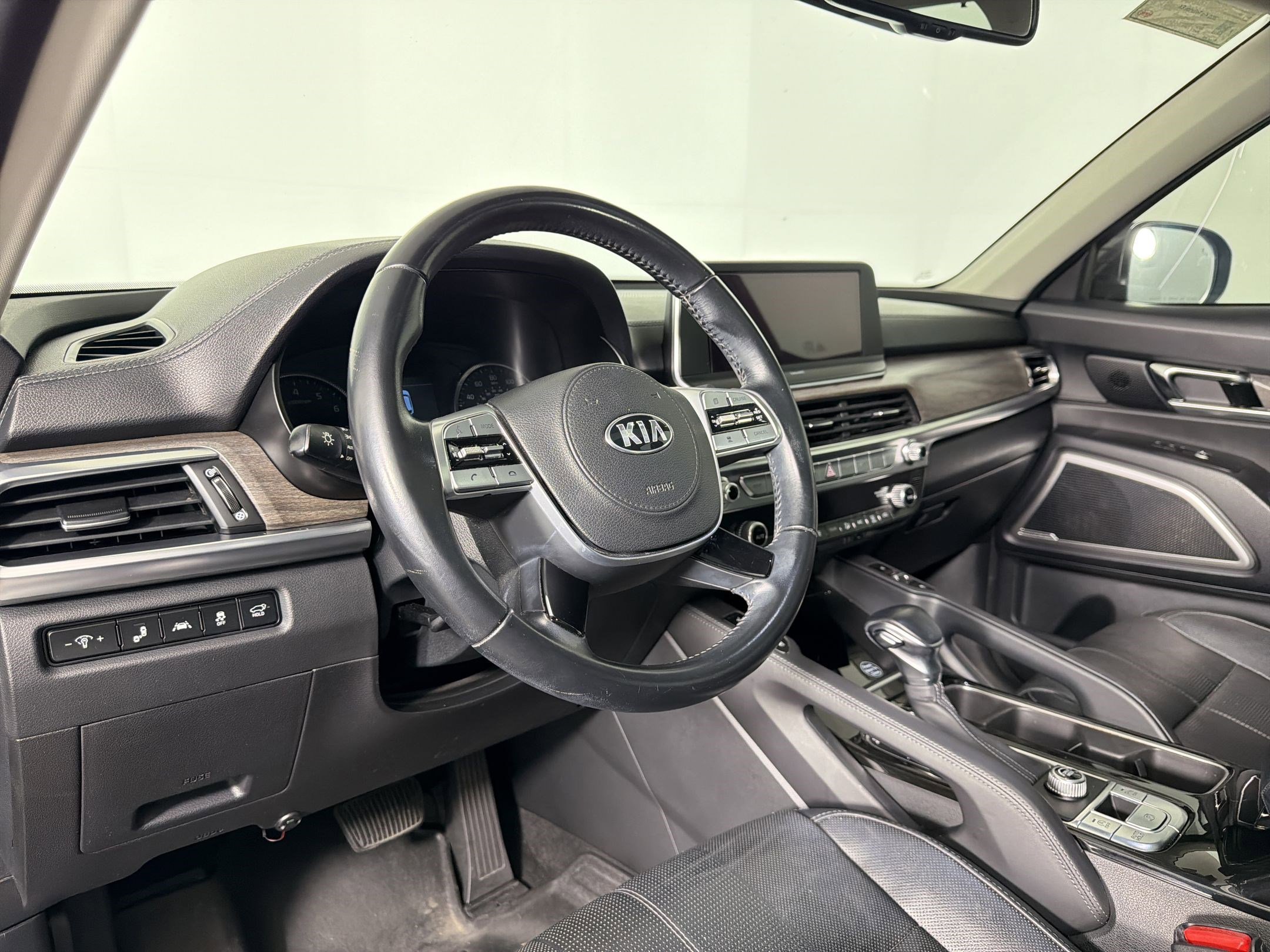 Used 2020 Kia Telluride EX w/ EX Premium Package image 4