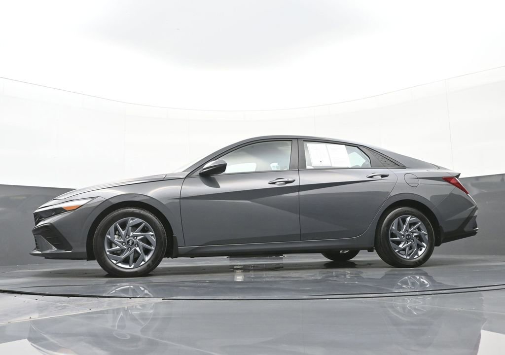 Certified 2024 Hyundai Elantra SEL FWD image 45