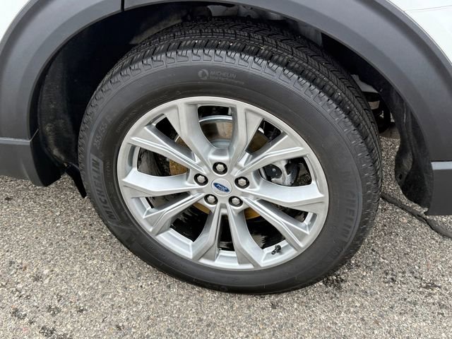 Certified 2023 Ford Explorer Limited w/ Limited Technology Package AWD/4WD image 5