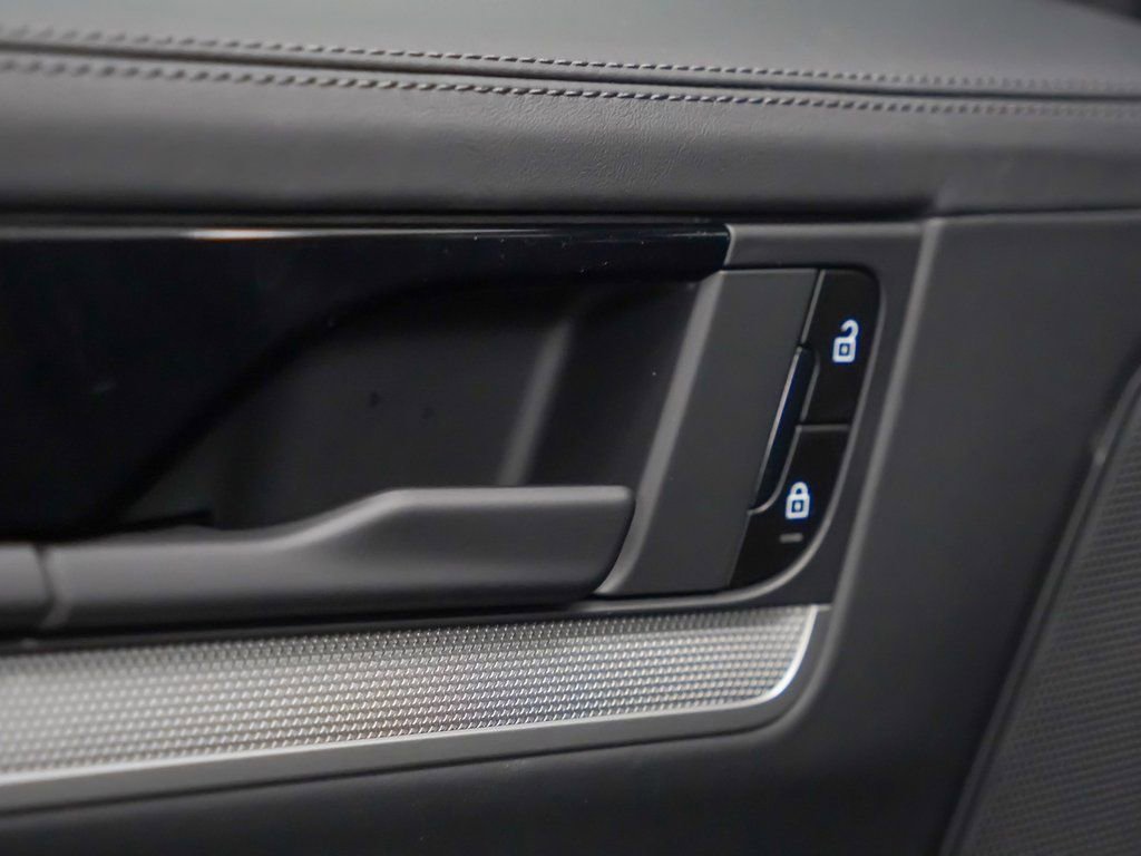 New 2026 Porsche Cayenne S image 15