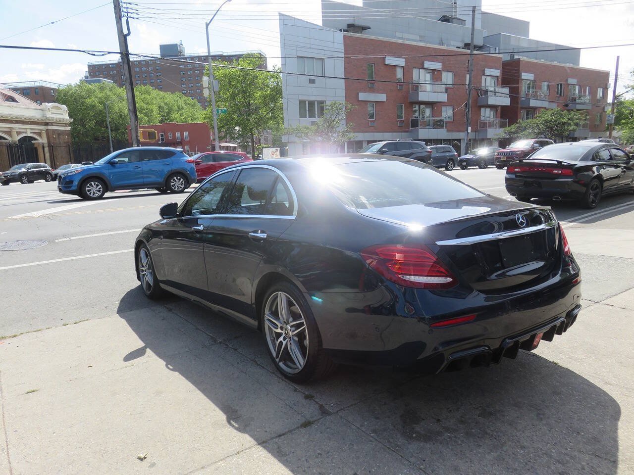 Used 2018 Mercedes-Benz E 300 4MATIC w/ Premium 1 Package image 5