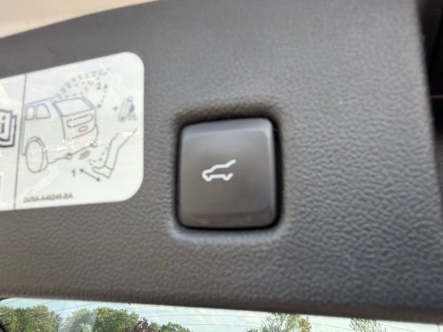 Used 2020 Ford Escape SEL FWD image 13