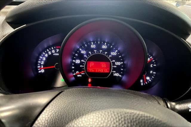 Used 2018 Kia Soul FWD image 12