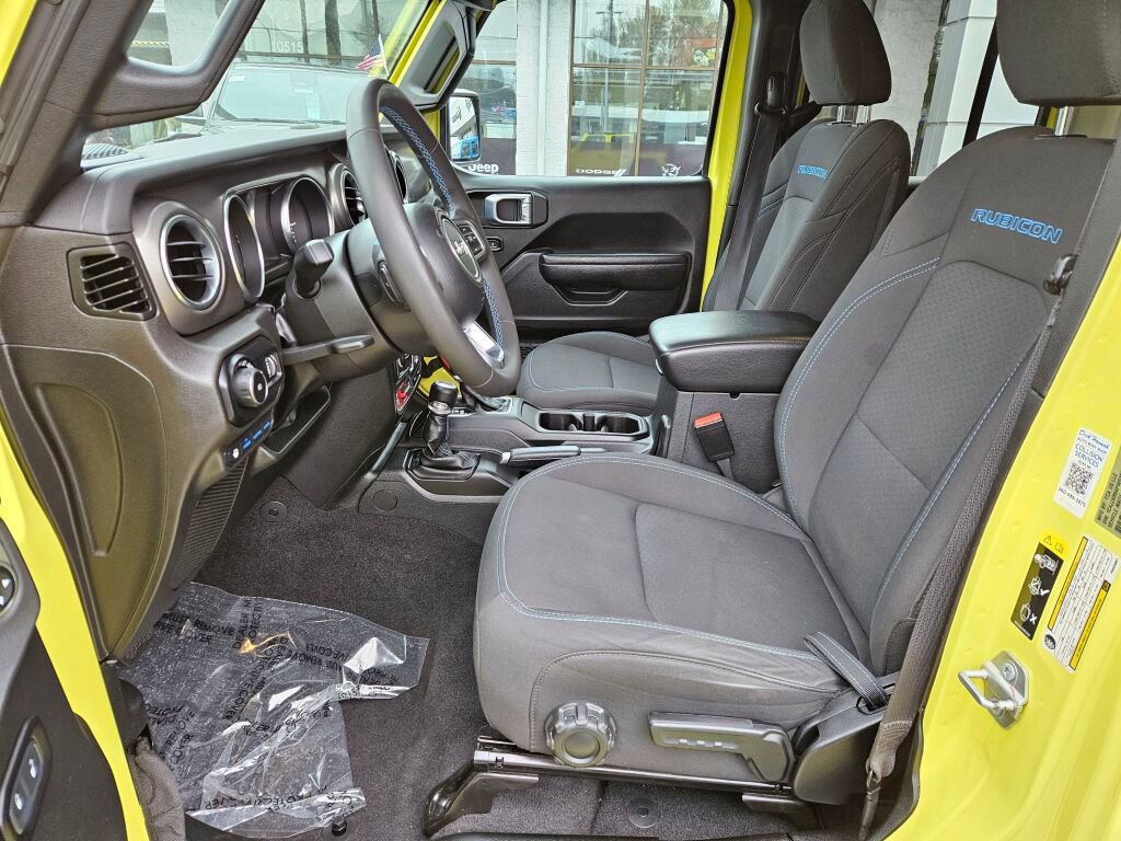Used 2023 Jeep Wrangler Unlimited Rubicon 4xe w/ Cold Weather Group AWD/4WD image 14