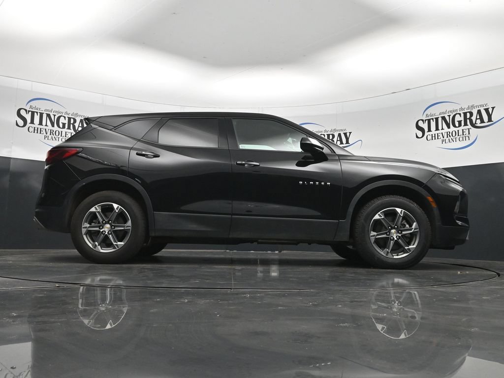 Used 2025 Chevrolet Blazer LT AWD/4WD image 33