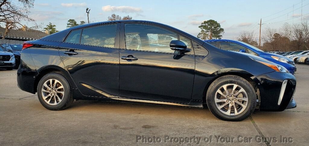 Used 2019 Toyota Prius Limited w/ Premium Convenience Package FWD image 8