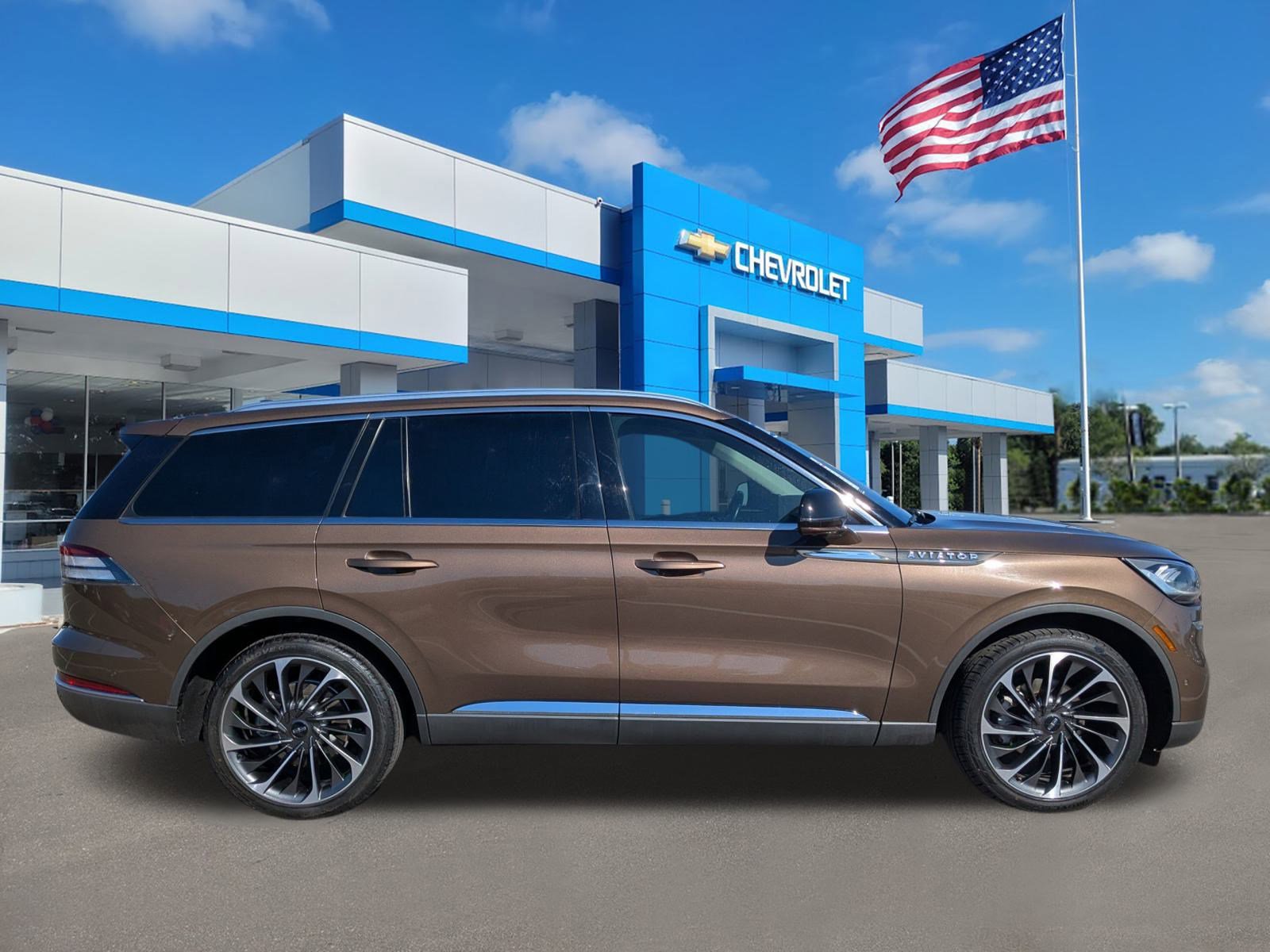 Used 2022 Lincoln Aviator Reserve w/ Equipment Group 201A image 3