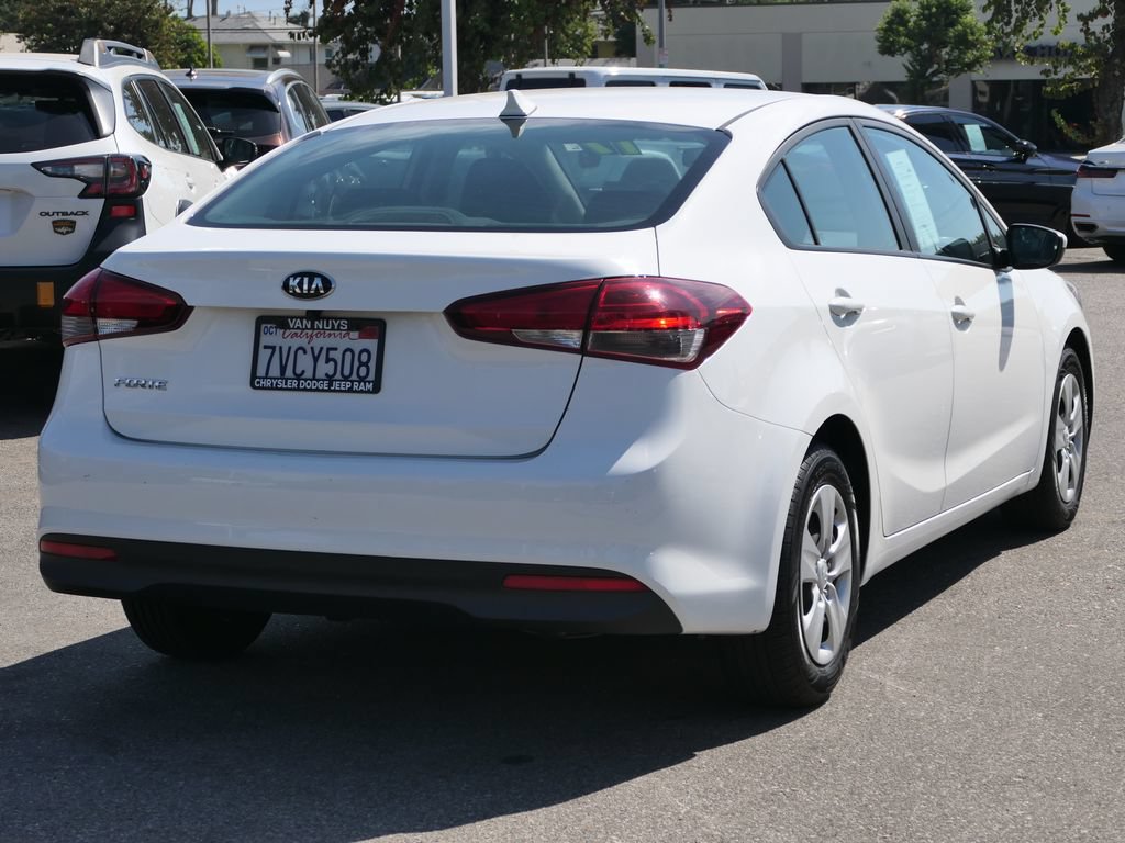 Used 2017 Kia Forte LX FWD image 3
