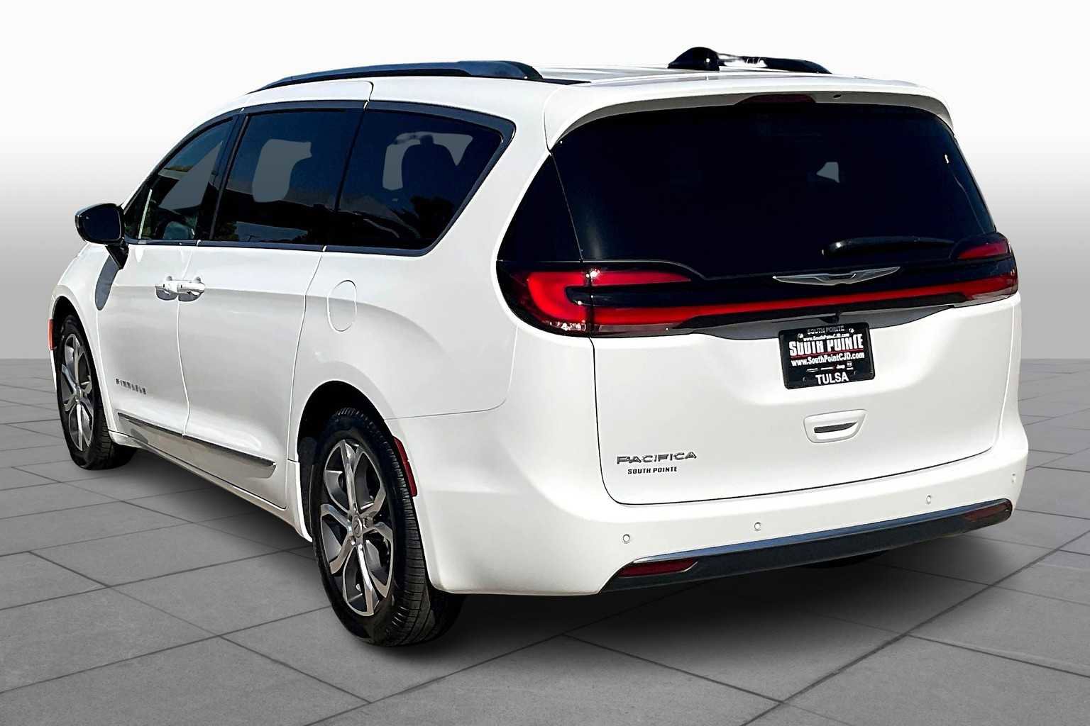New 2026 Chrysler Pacifica Pinnacle image 12