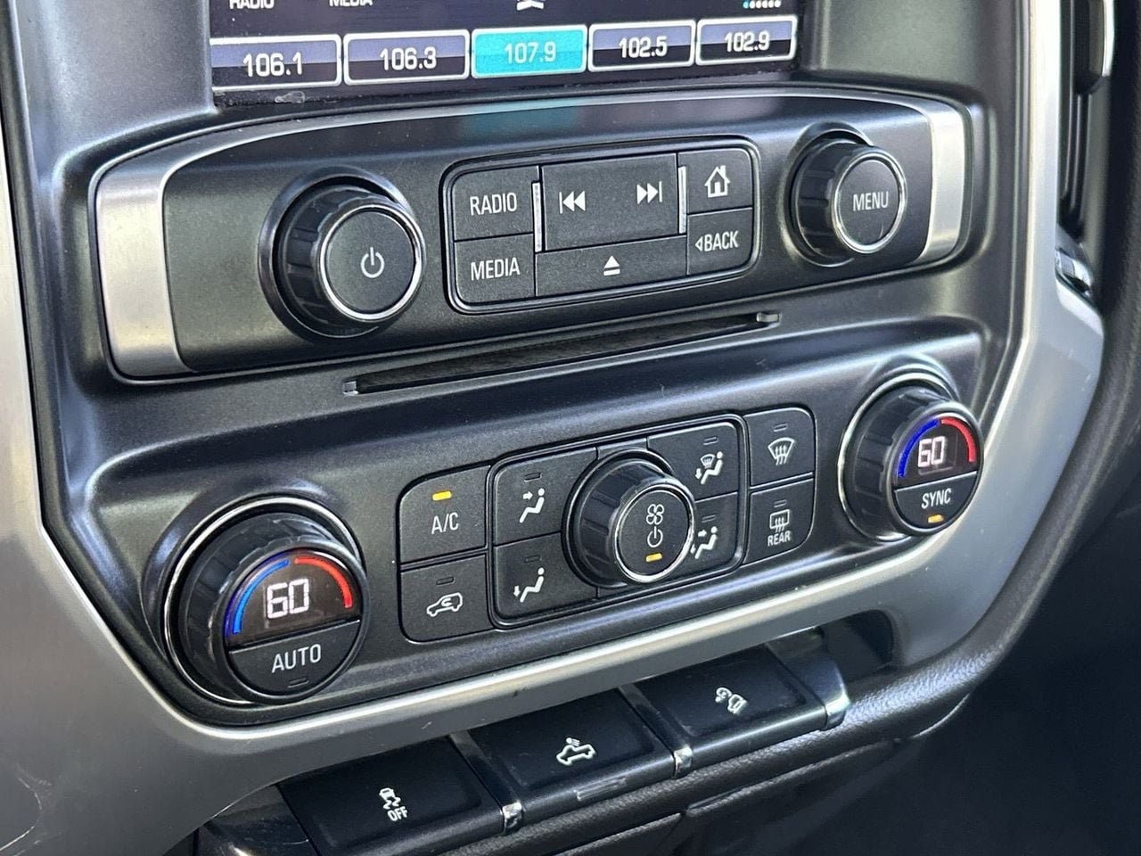Used 2018 GMC Sierra 1500 SLE w/ SLE Value Package AWD/4WD image 25