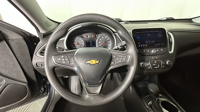 Used 2023 Chevrolet Malibu LS FWD image 14