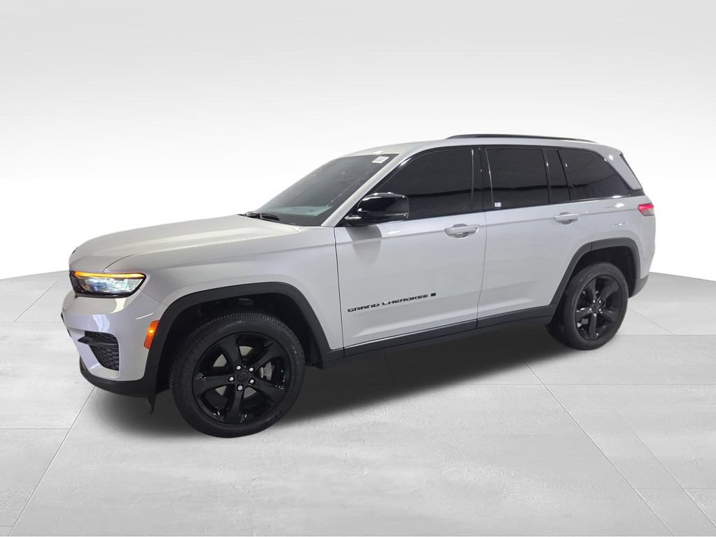 Certified 2023 Jeep Grand Cherokee Altitude AWD/4WD image 24