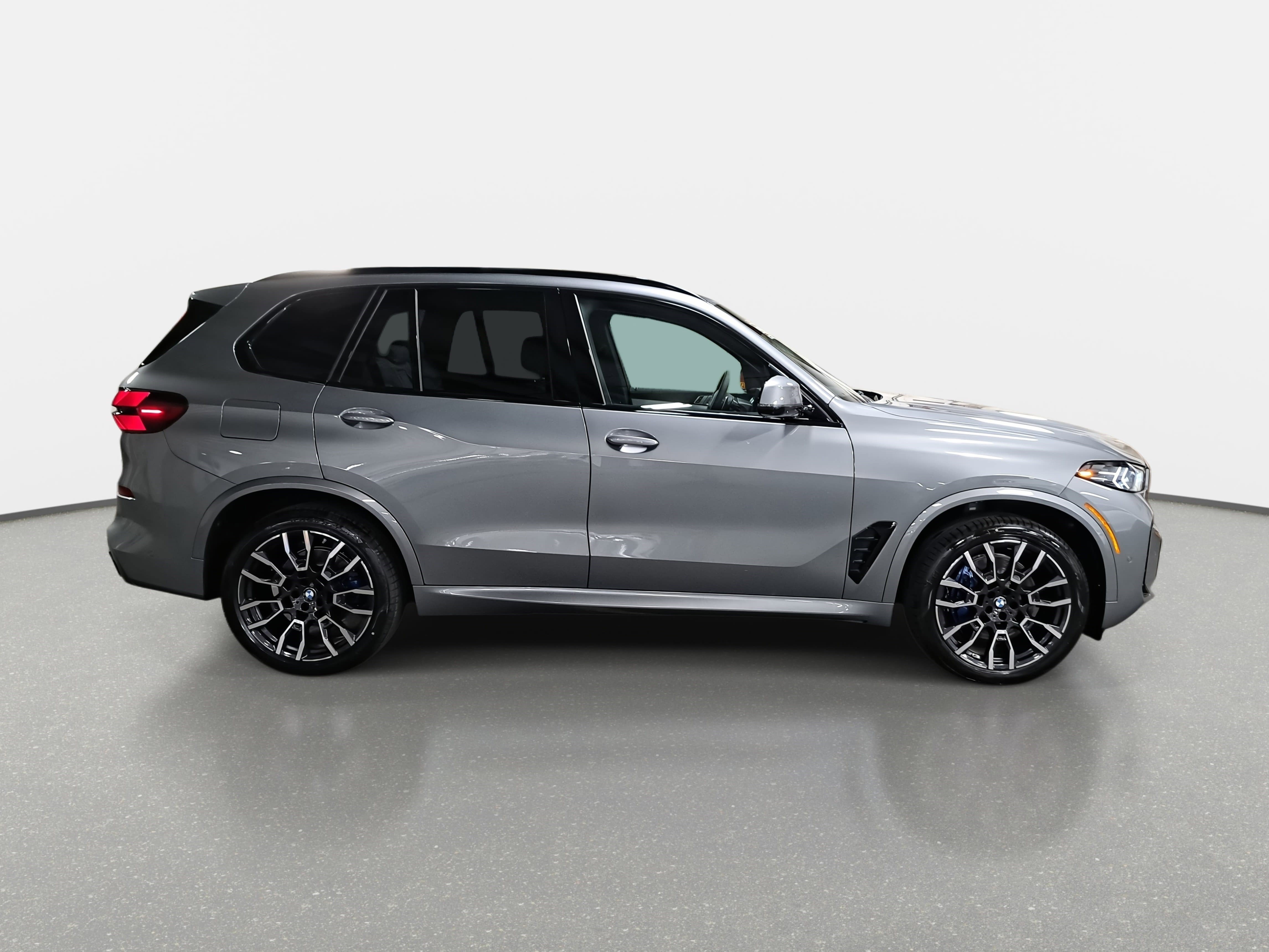 New 2026 BMW X5 xDrive40i w/ M Sport Package image 4