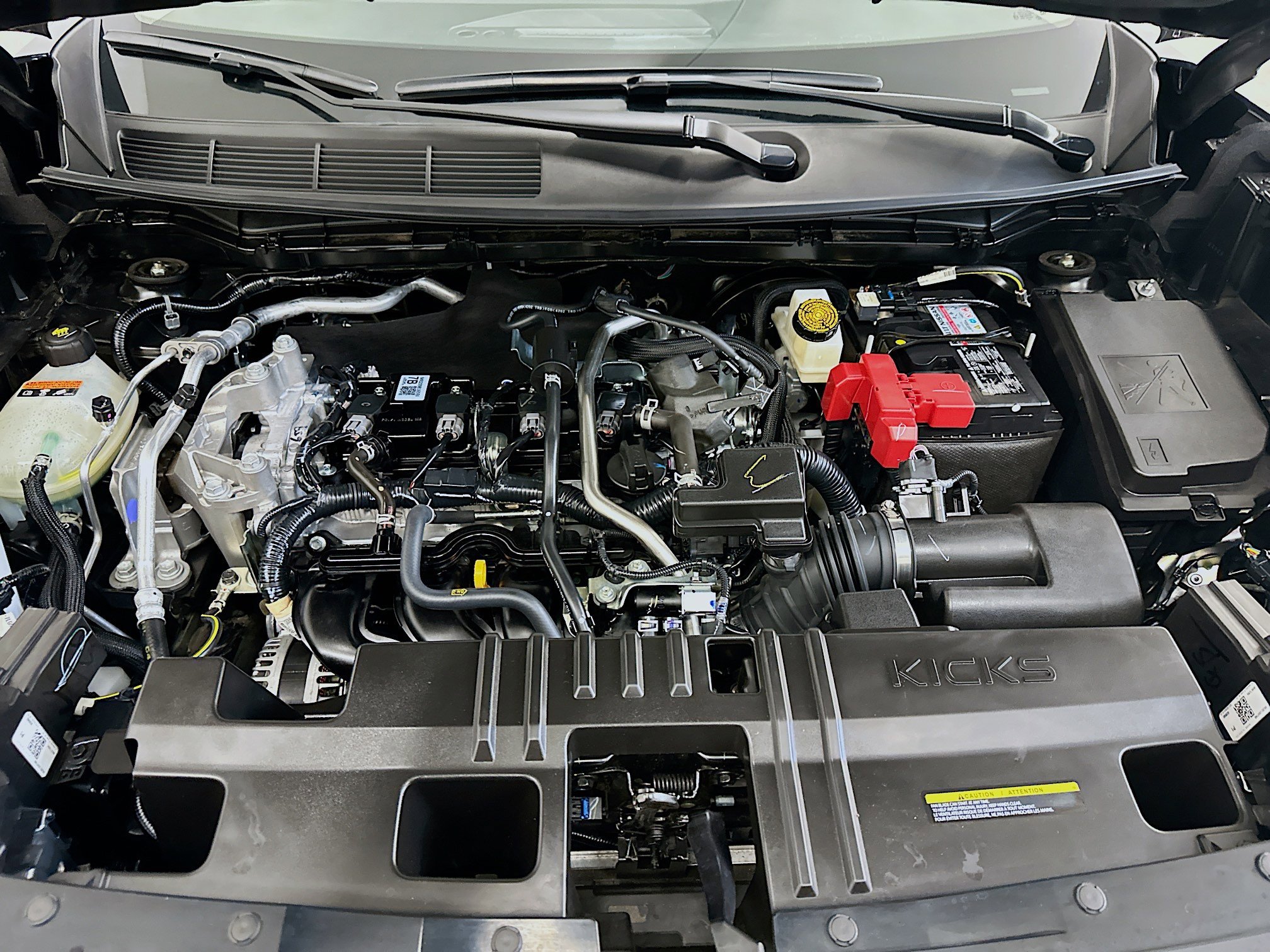 Used 2025 Nissan Kicks SR image 33