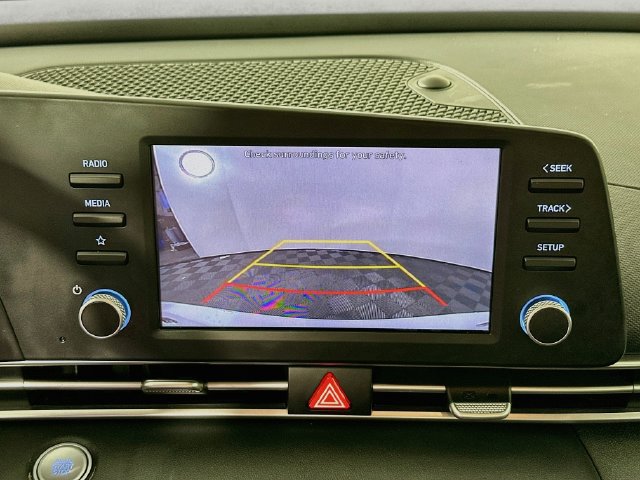Used 2022 Hyundai Elantra Blue FWD image 12
