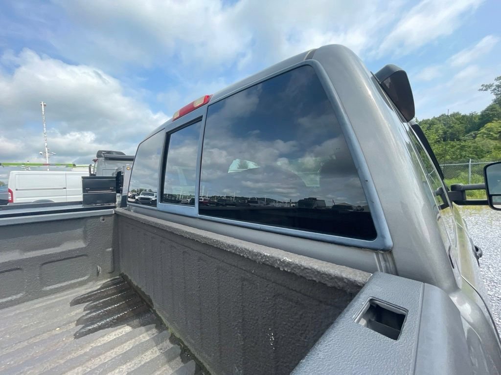 Used 2007 GMC Sierra 3500 SLT w/ Heavy-Duty Power Package AWD/4WD image 8
