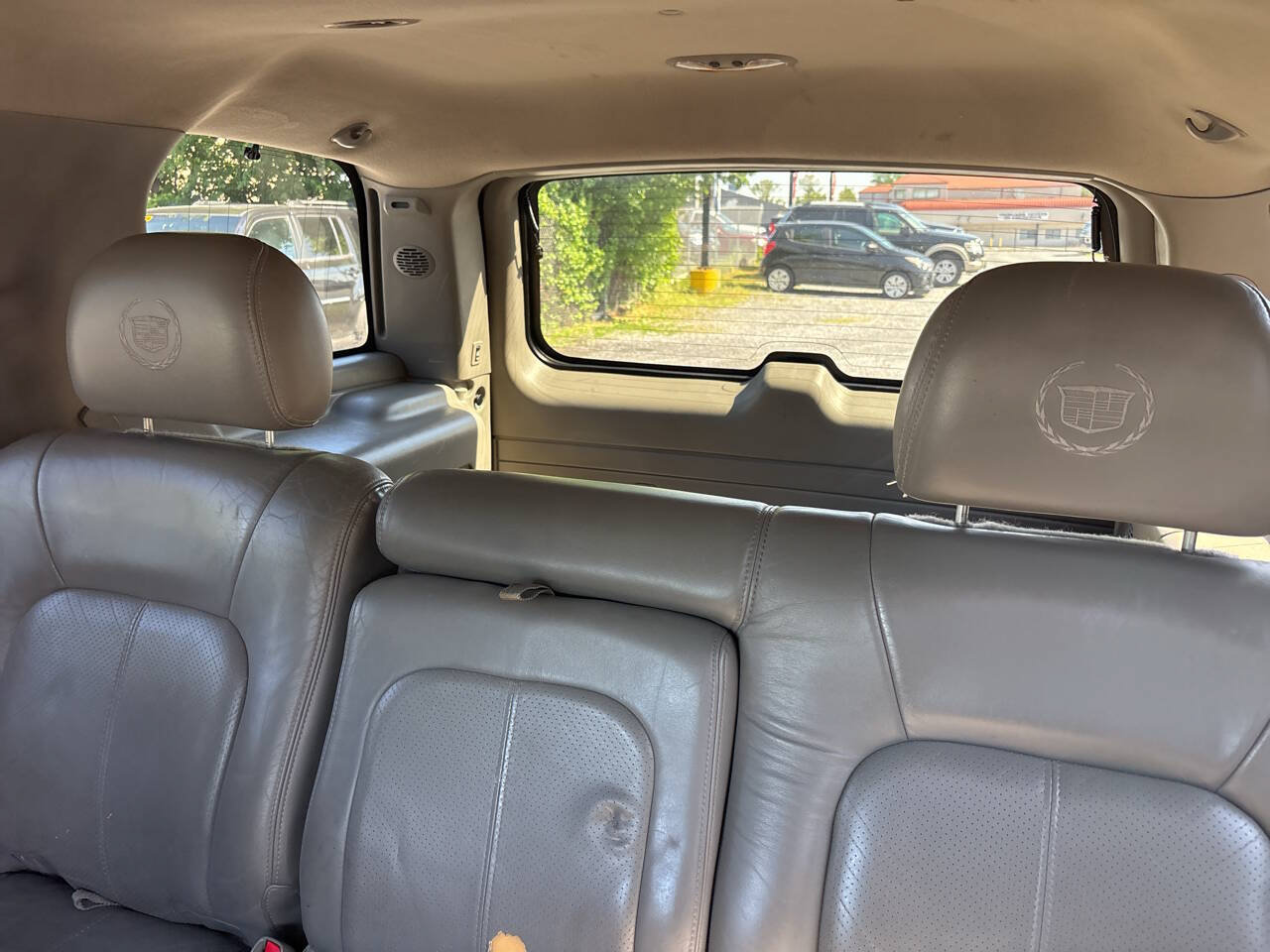 Used 2002 Cadillac Escalade AWD image 17