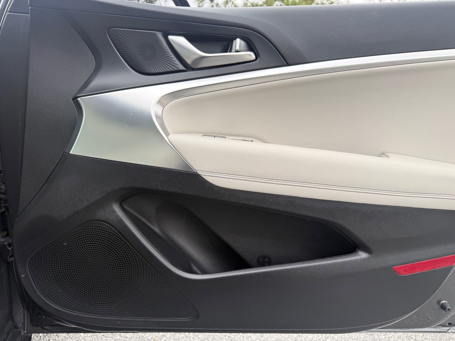 Used 2025 Genesis G70 2.5T image 41