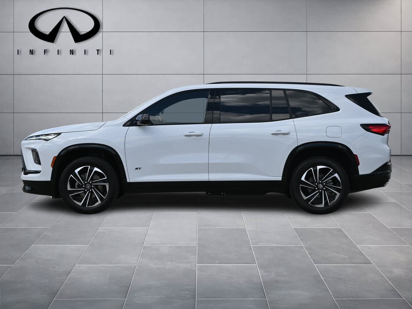 Used 2025 Buick Enclave Sport Touring FWD image 4