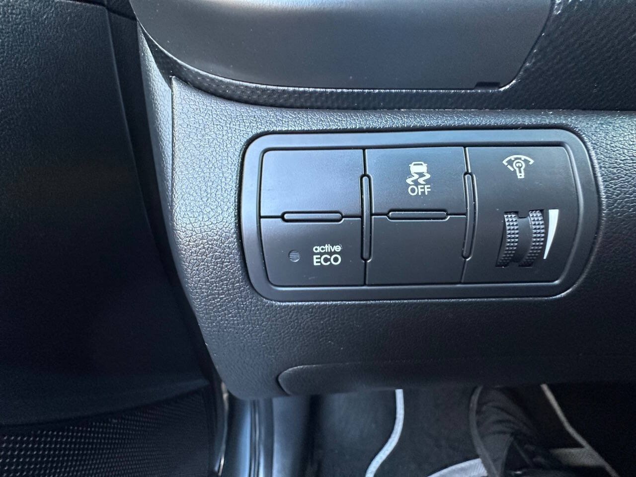 Used 2017 Hyundai Accent SE FWD image 25