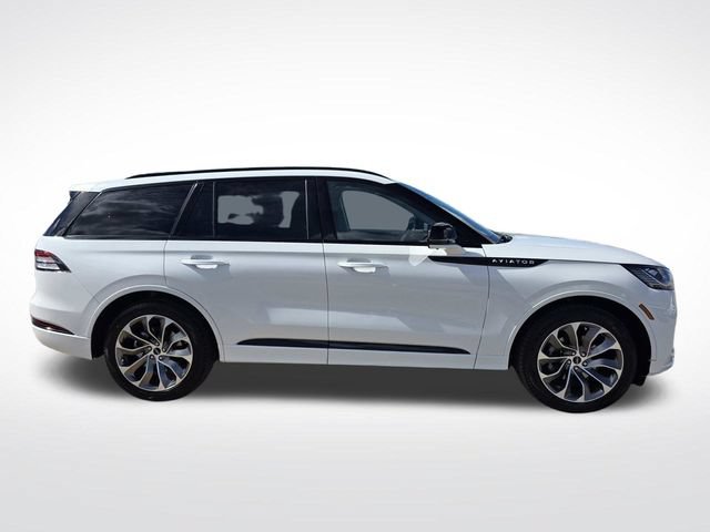 New 2026 Lincoln Aviator 2WD w/ Jet Appearance Package image 2