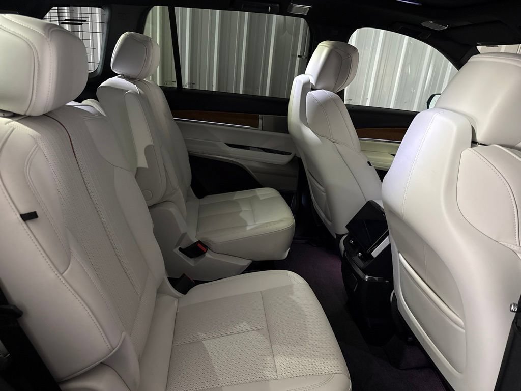Certified 2026 Cadillac Vistiq Sport AWD/4WD image 24