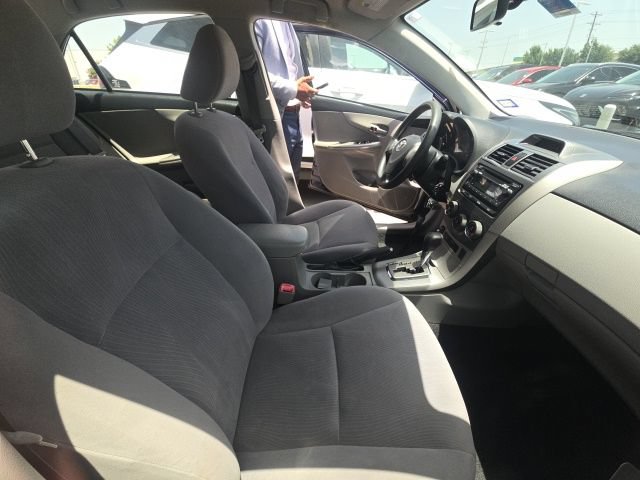 Used 2012 Toyota Corolla LE FWD image 6