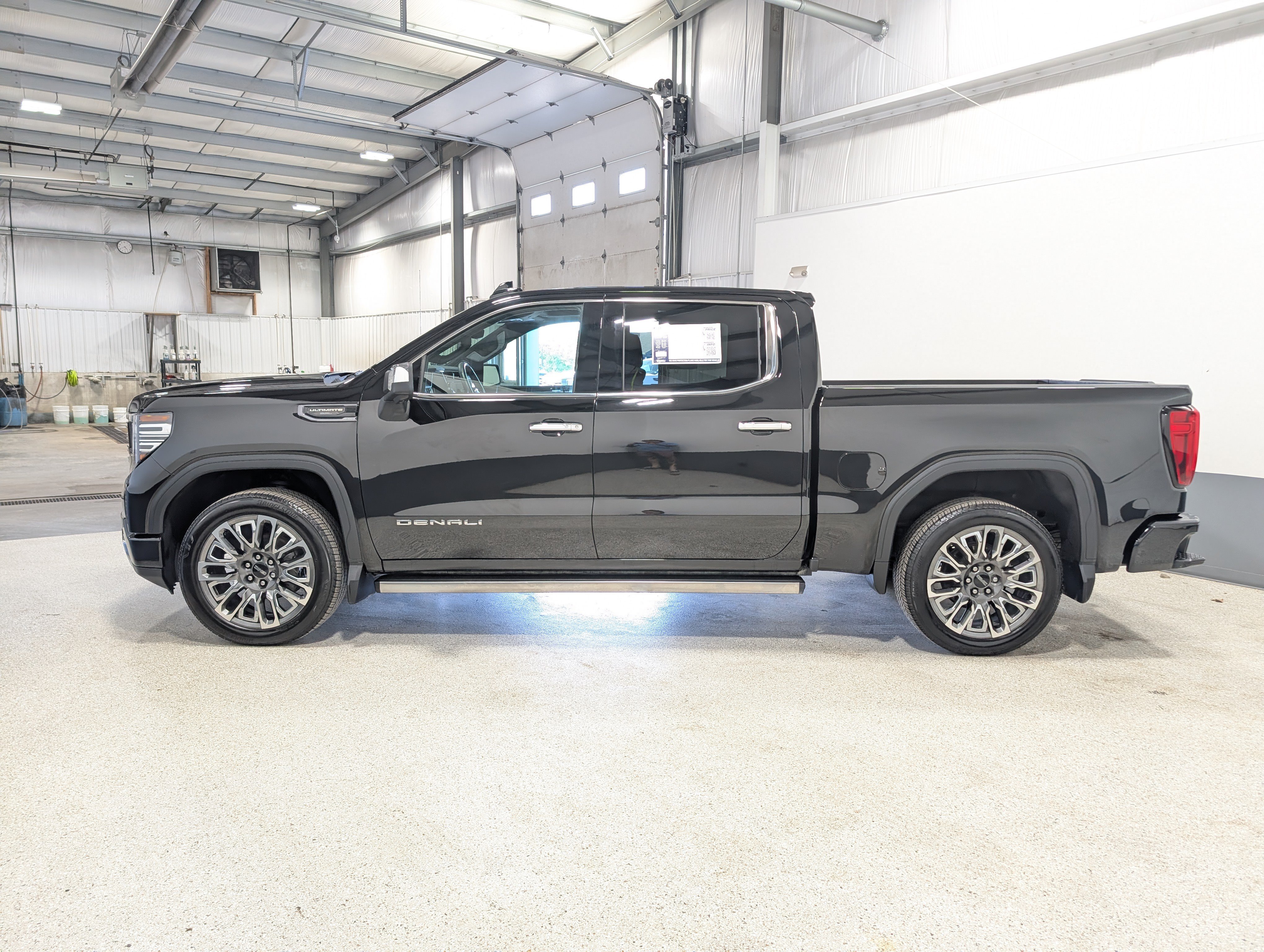 Used 2025 GMC Sierra 1500 Denali Ultimate AWD/4WD image 6