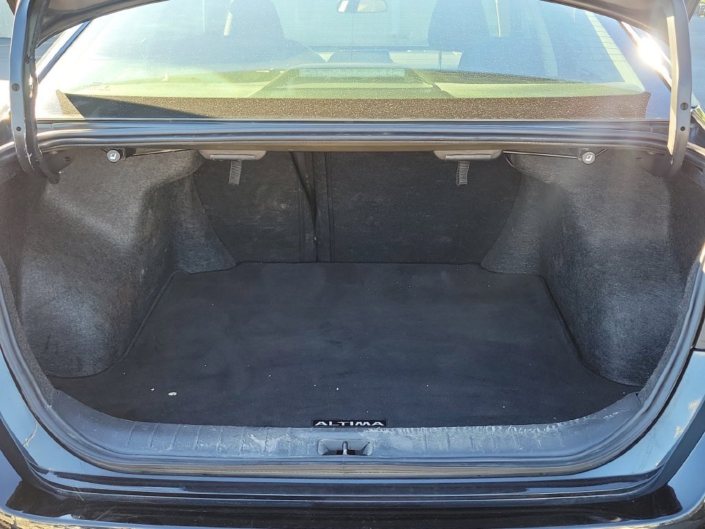 Used 2025 Nissan Altima 2.5 SV FWD image 9