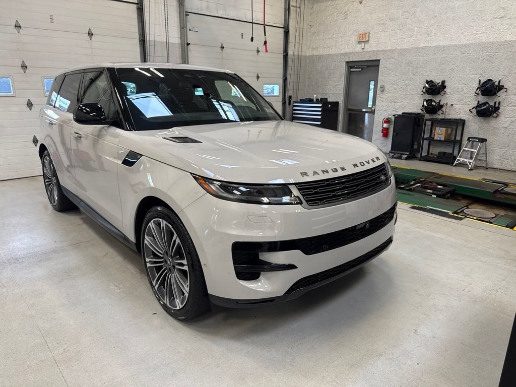 Used 2025 Land Rover Range Rover Sport SE AWD/4WD image 7