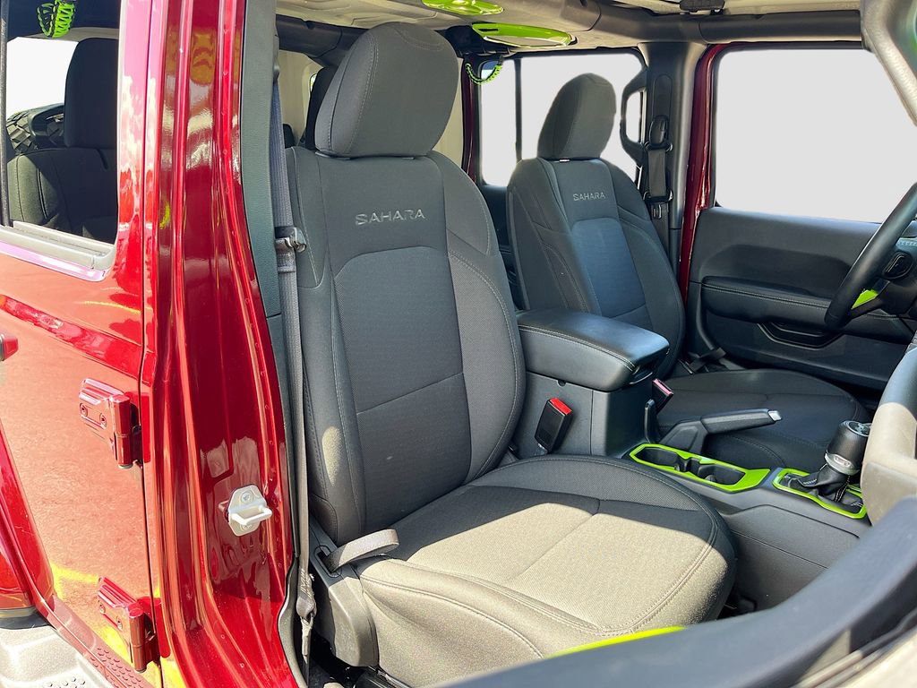 Used 2022 Jeep Wrangler Unlimited Sahara w/ Cold Weather Group AWD/4WD image 27