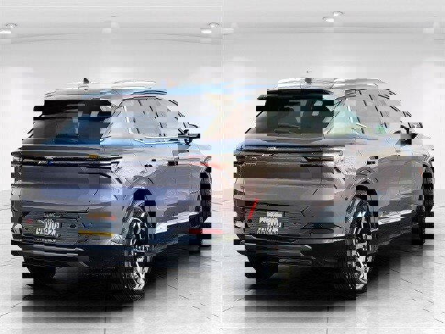 Used 2024 Chevrolet Equinox EV LT image 4