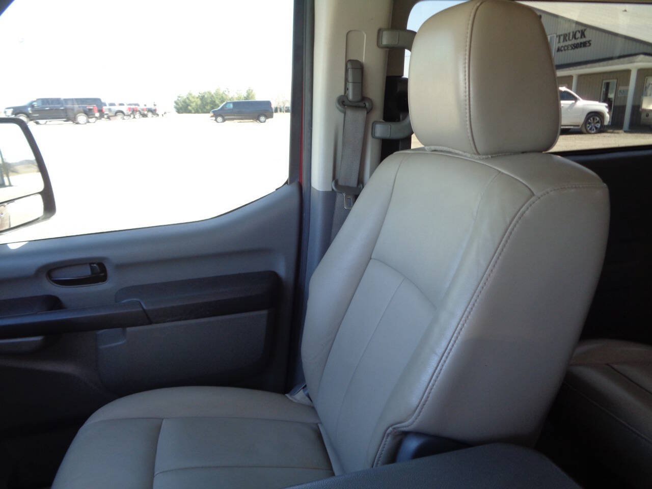Used 2019 Nissan NV 3500 SL RWD image 35