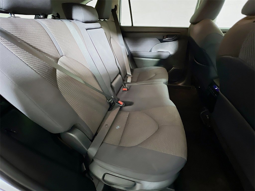 Certified 2024 Toyota Highlander LE image 24