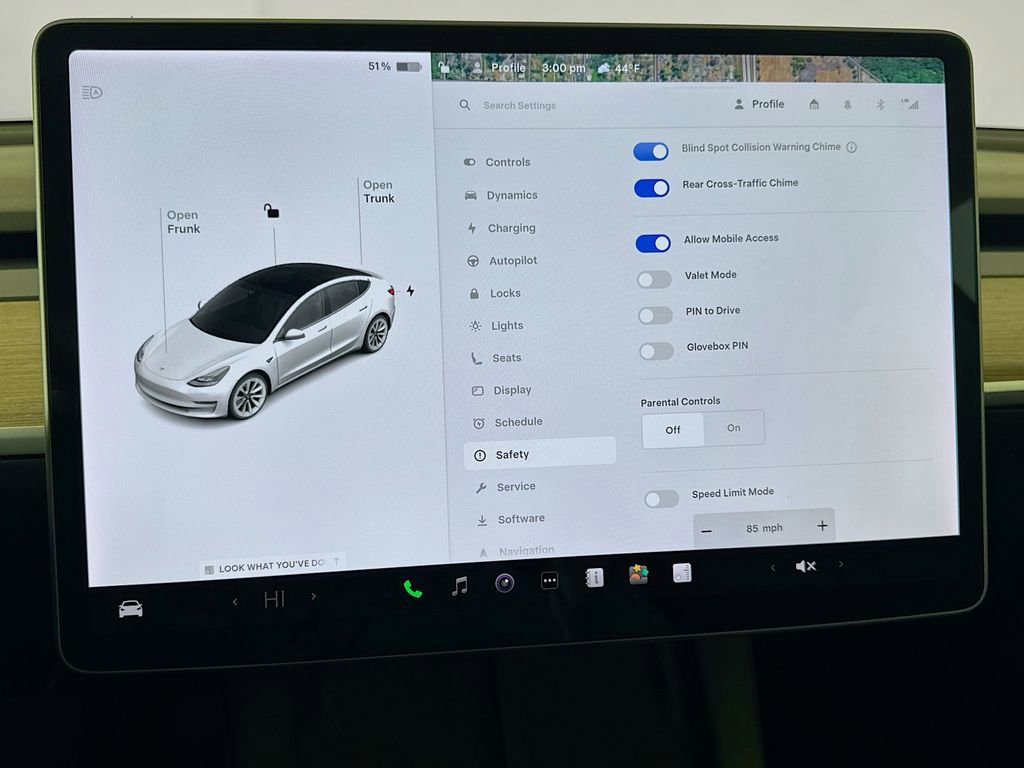 Used 2021 Tesla Model 3 Standard Range Plus image 19