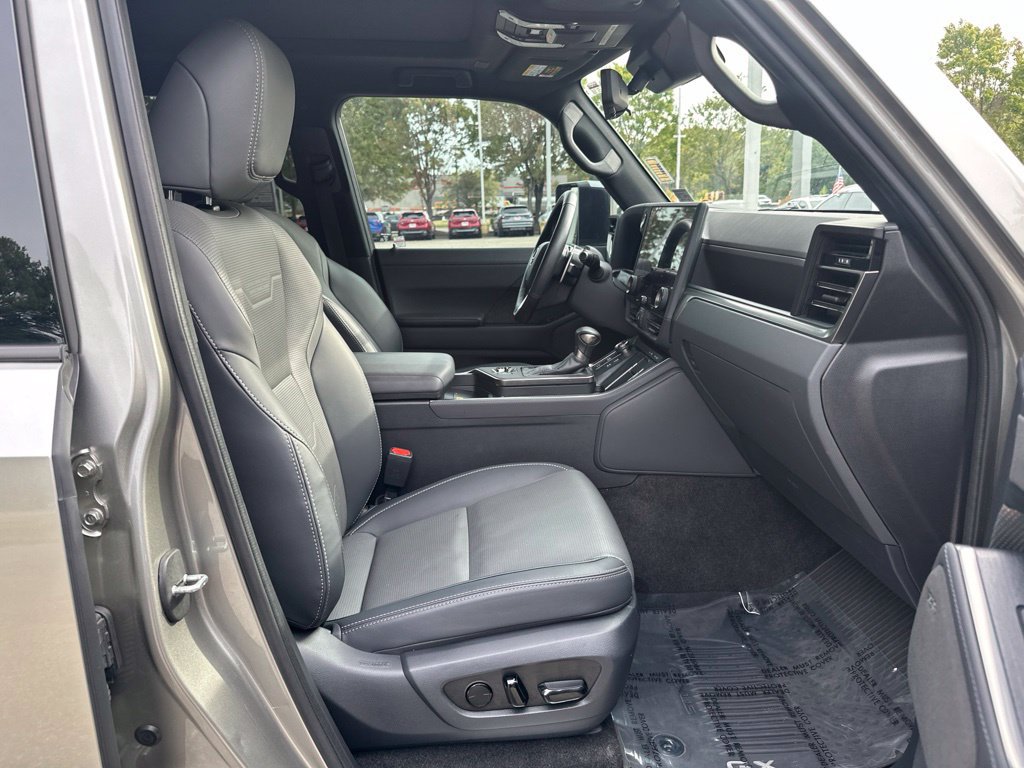 Used 2024 Lexus GX 550 w/ Accessory Package (Z1) AWD/4WD image 14