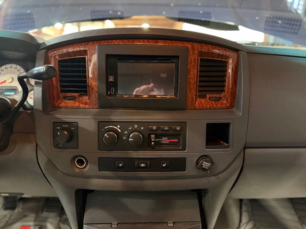 Used 2006 Dodge Ram 2500 Truck Laramie AWD/4WD image 15