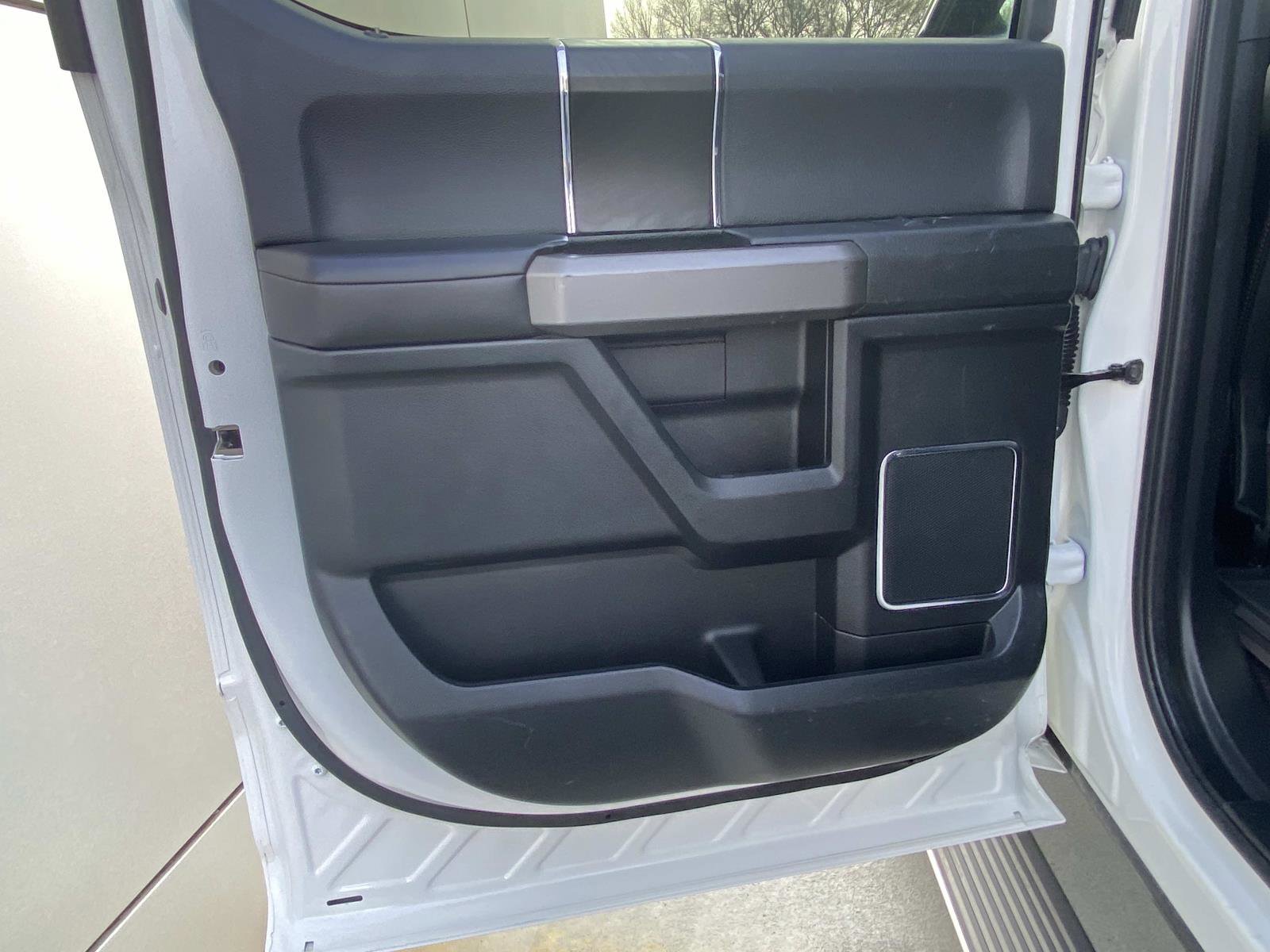 Used 2020 Ford F150 Platinum w/ Equipment Group 701A Luxury image 12