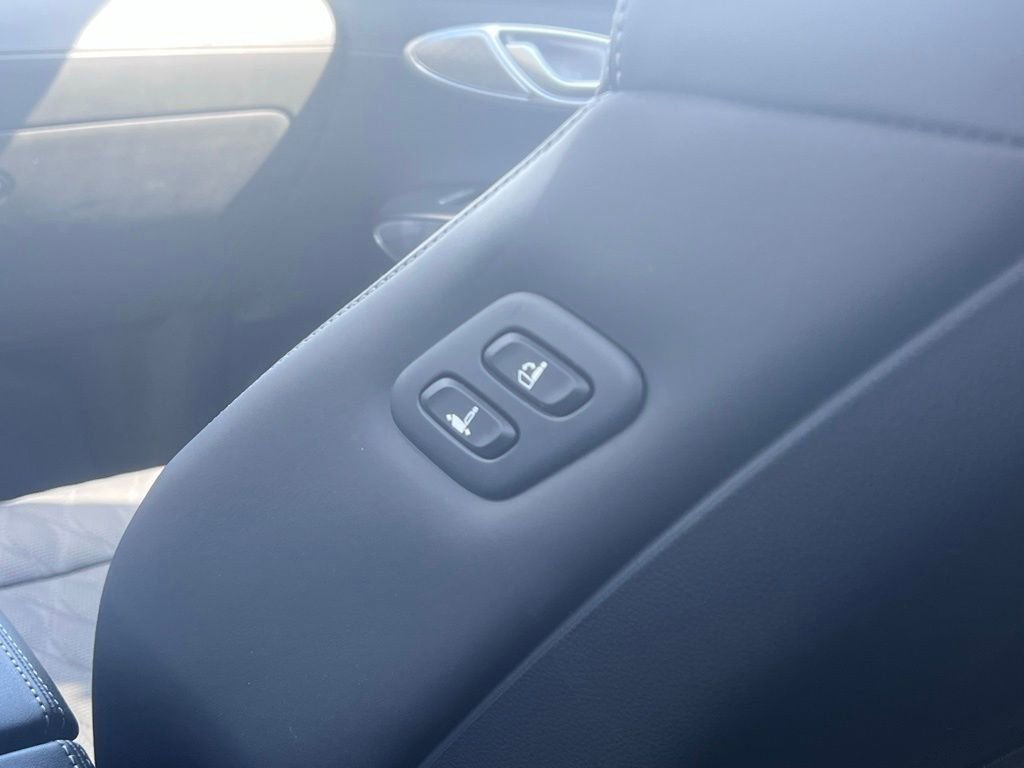 Used 2025 Genesis GV70 3.5T Sport w/ Sport Advanced Package image 12