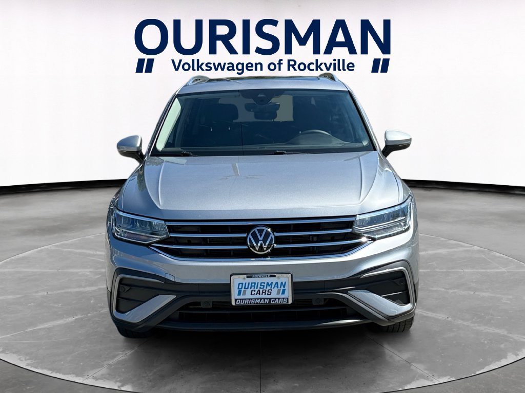 Used 2022 Volkswagen Tiguan SE w/ Panoramic Sunroof Package AWD/4WD image 5